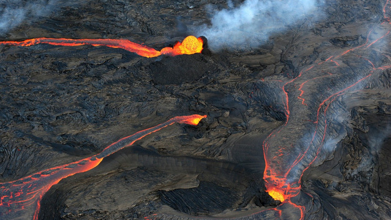 Photo of foto | Cel mai mare vulcan din lume se pregătește să erupă, după o pauză de 38 de ani. Au fost ridicate nivelurile de alertă